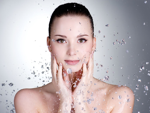 Vitamin C Powerhouse: Face Wash for Youthful Skin